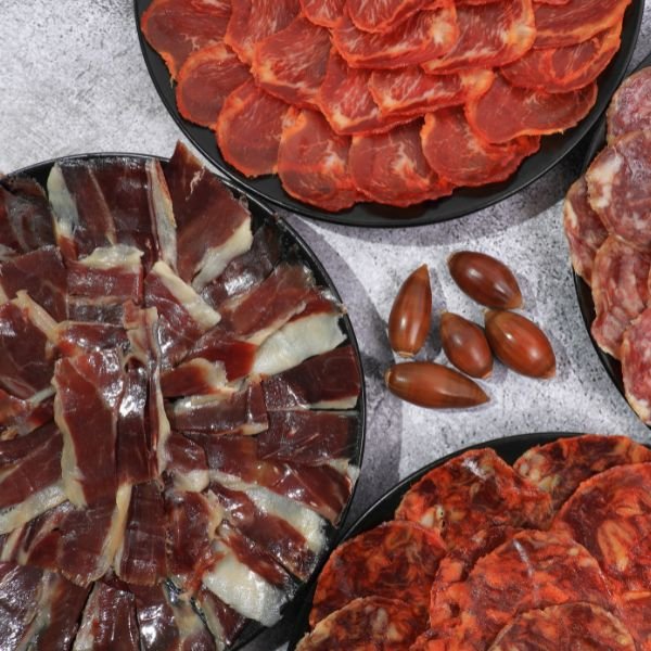 Jamón ibérico y embutidos extremeños para comer en Trujillo